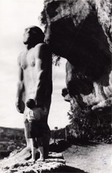 Alain Roussot, enfant, �treint l'Homme primitif
