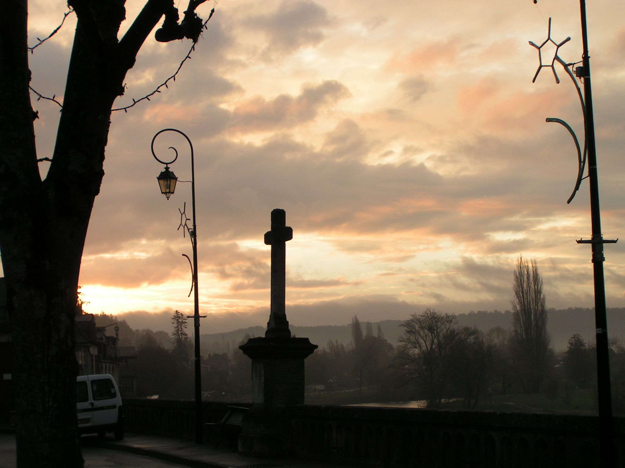 Stone Cross in memory of the old Church of Saint-Sulpice and its Presbytery