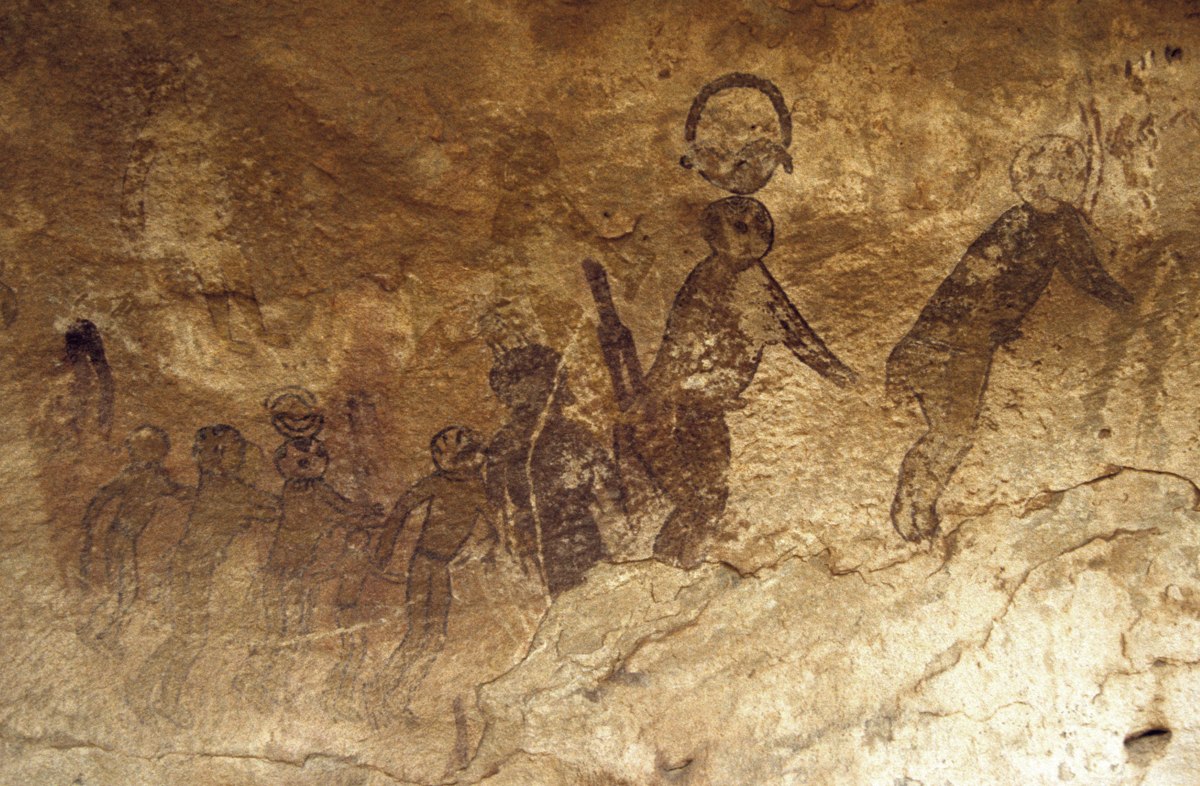 >Exemple de représentation de « Têtes Rondes » sur les parois rocheuses du Sahara central © Jean-Loïc Le Quellec