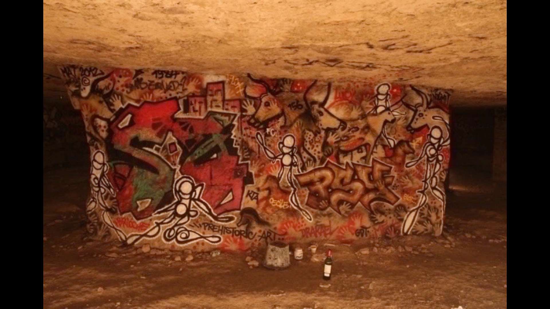 Alexandre Stolypine, dit Psychoze Nolimit, peinture d'après Lascaux, 2016. Paris, catacombes.