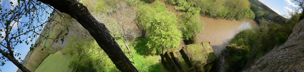 Le Moustier et la Vzre vus de la Roque-Saint-Christophe